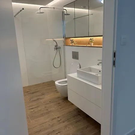 Apartament Ive's4hil/on